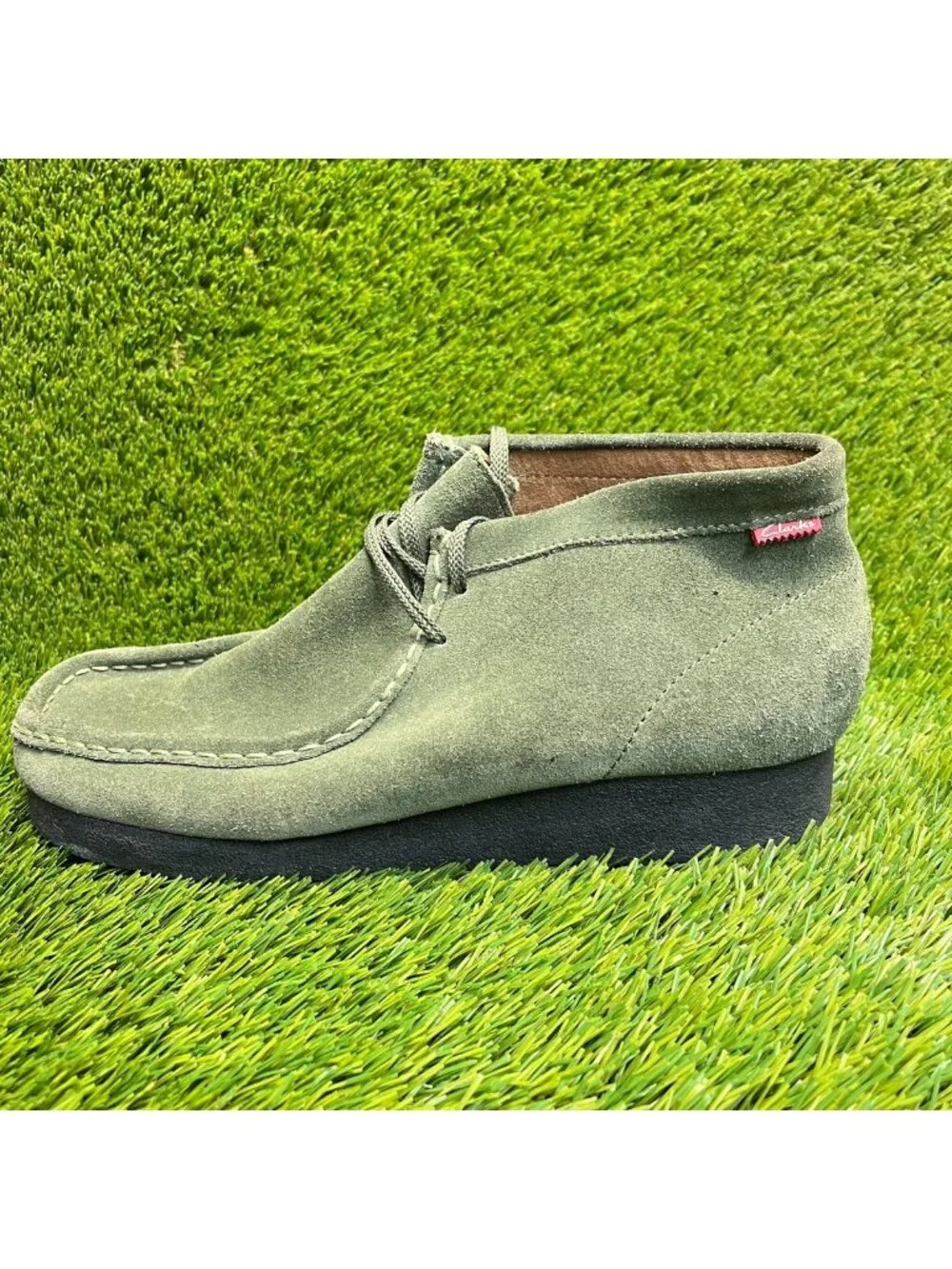 Clarks Wallabee Mens Size 10.5 Green Black Classic Outdoor Suede Chukka Boots